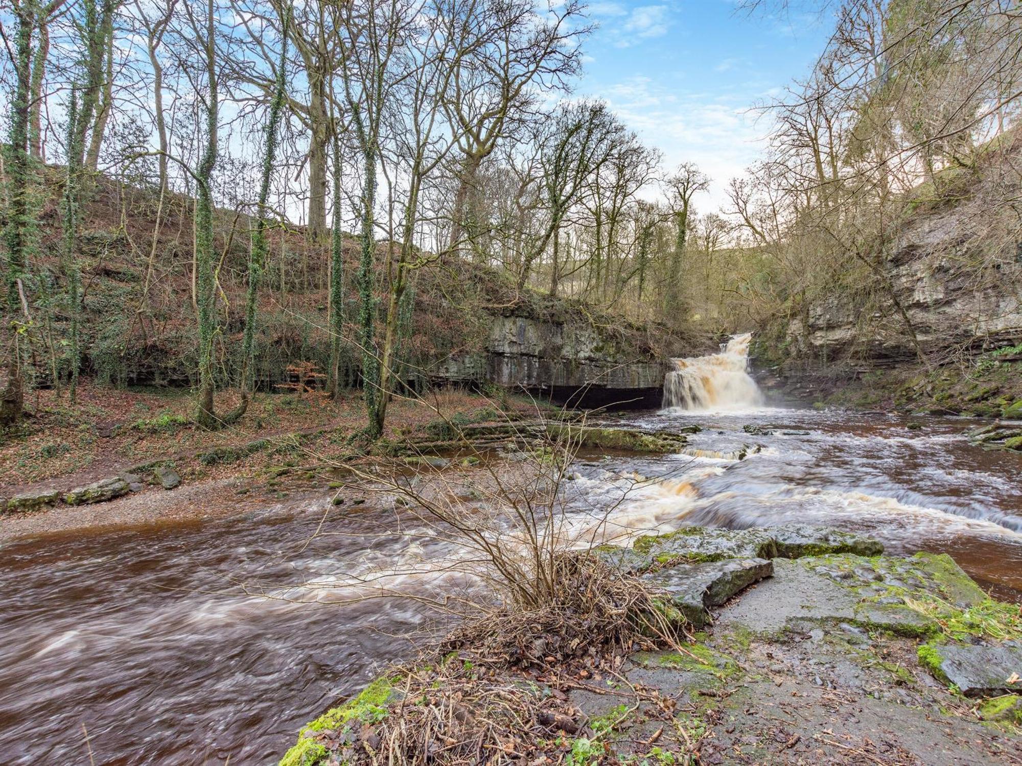 Cauldron Falls West Burton Luaran gambar